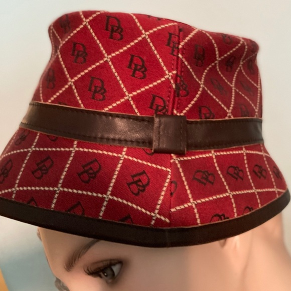Dooney & Bourke bucket hat - Picture 4 of 8